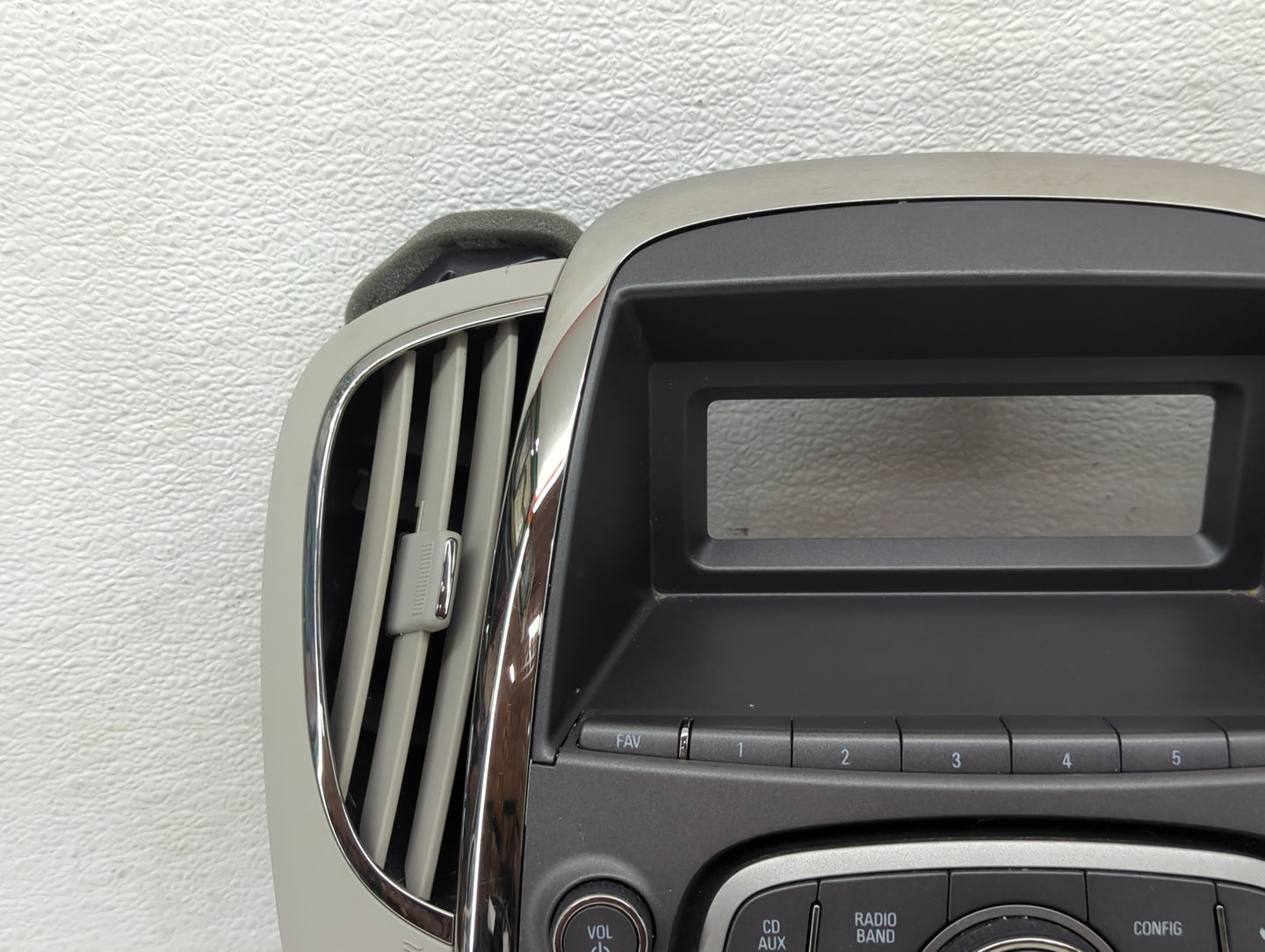 2010-2012 Buick Lacrosse Radio Control Panel - Oemusedautoparts1.com