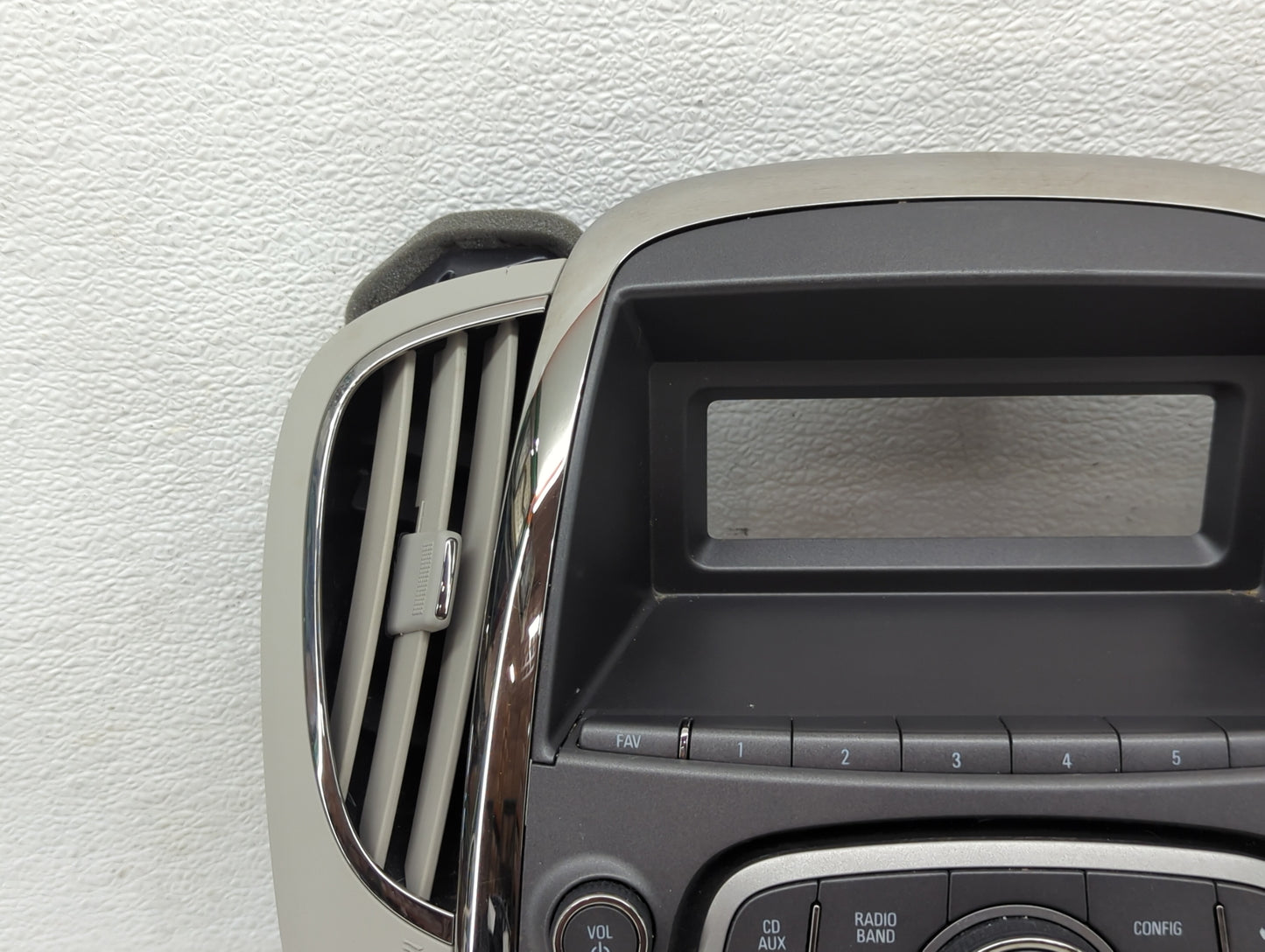 2010-2012 Buick Lacrosse Radio Control Panel - Oemusedautoparts1.com