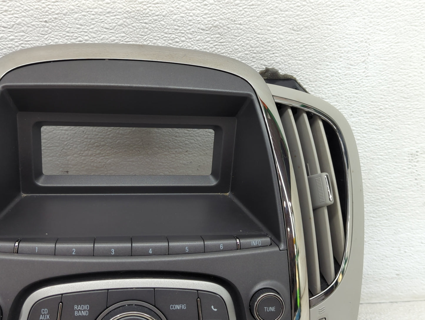 2010-2012 Buick Lacrosse Radio Control Panel - Oemusedautoparts1.com