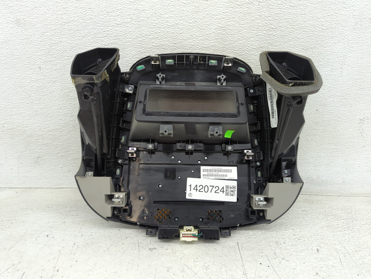 2010-2012 Buick Lacrosse Radio Control Panel - Oemusedautoparts1.com