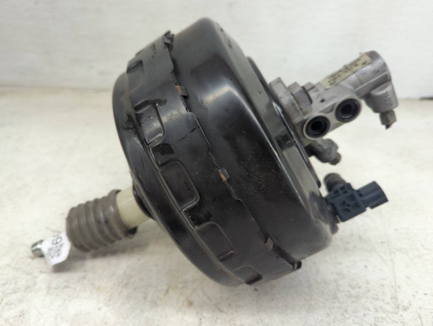 2010-2016 Buick Lacrosse Power Brake Booster Oem 1427909 - Oemusedautoparts1.com