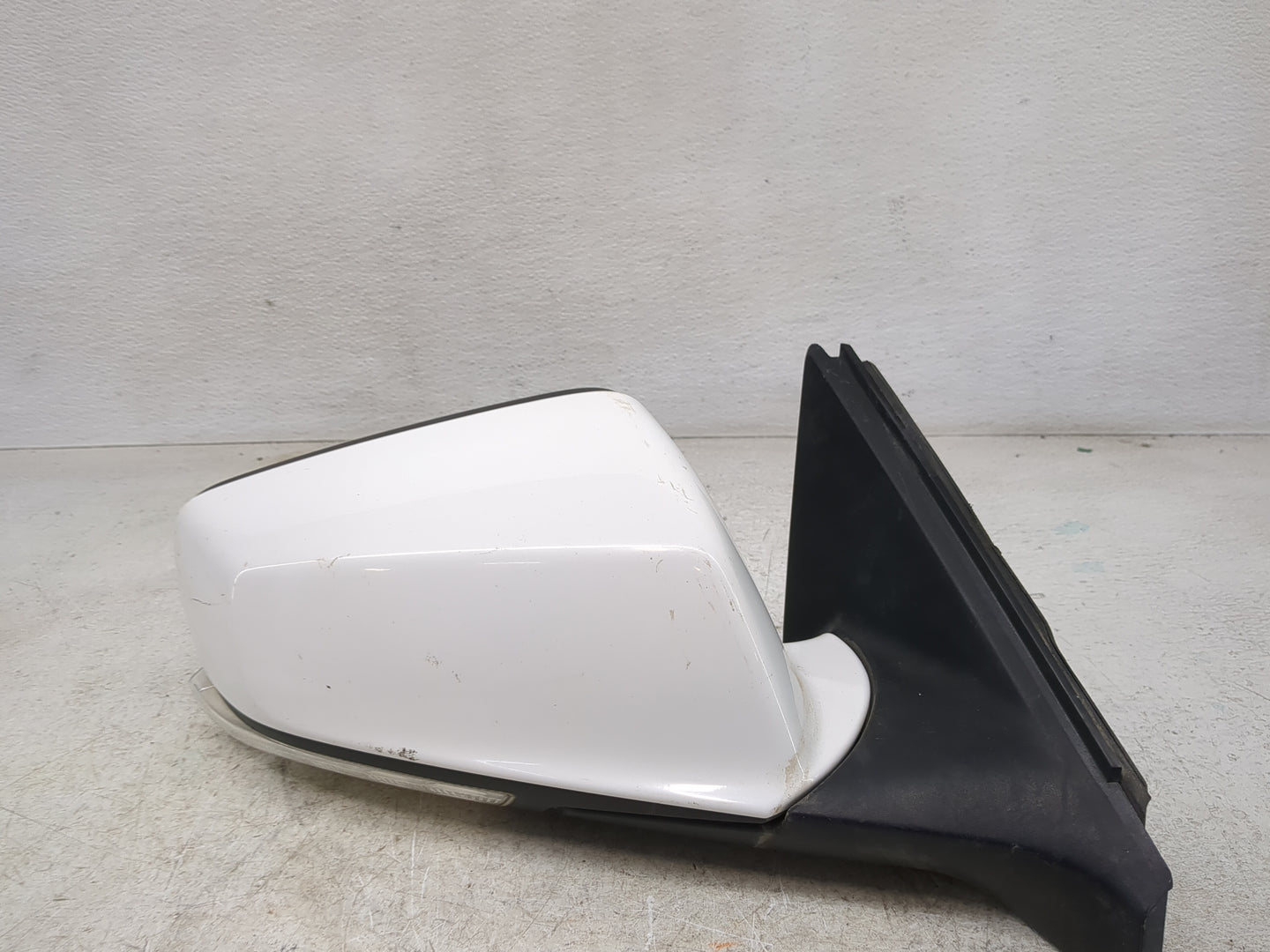 2010-2012 Buick Lacrosse Passenger Side View Mirror - Right Door Mirror OEM Used - Oemusedautoparts1.com