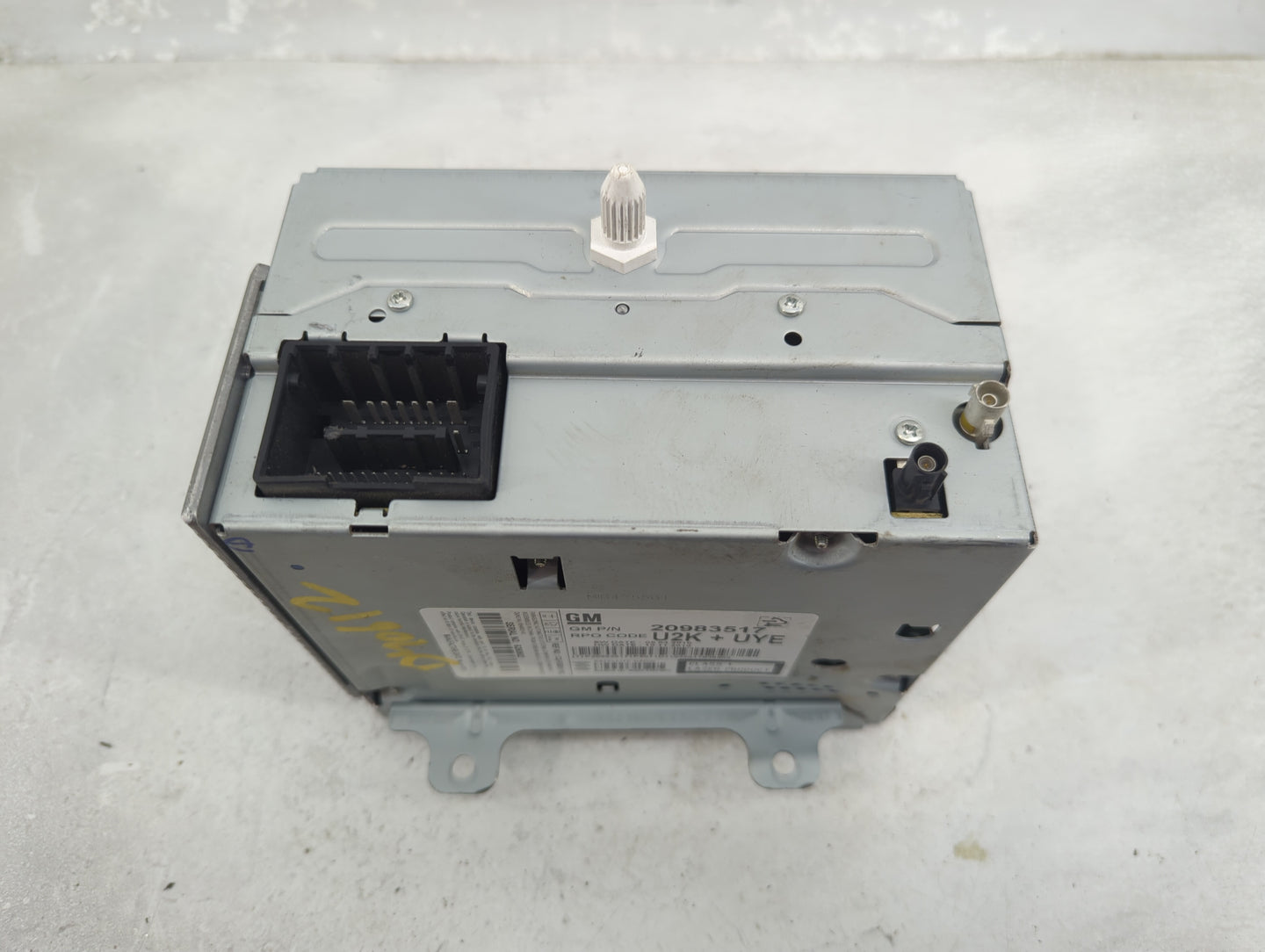 2010-2011 Buick Lacrosse Radio AM FM Cd Player Receiver Replacement P/N:20983517 Fits Fits 2010 2011 2012 OEM Used Auto Part