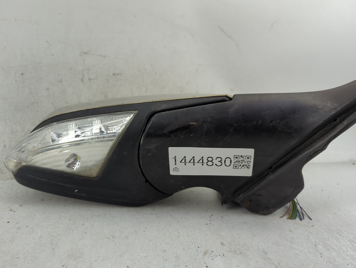 2010-2012 Buick Lacrosse Passenger Side View Mirror - Right Door Mirror OEM Used - Oemusedautoparts1.com