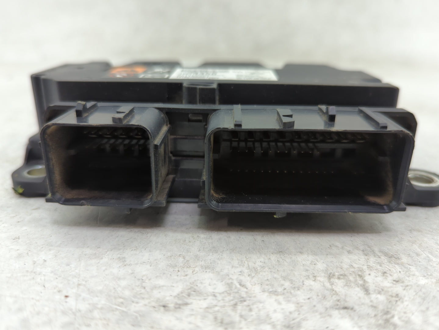 2011-2011 Buick Lacrosse Safety Restraint Srs Airbag Control Module - Oemusedautoparts1.com