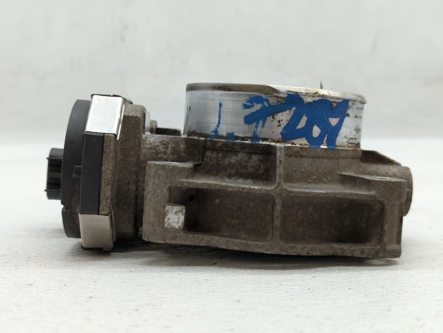 2010-2011 Buick Lacrosse Throttle Body P/N:995AA 3799C Fits Fits 2007 2008 2009 2010 2011 OEM Used Auto Parts - Oemusedautop