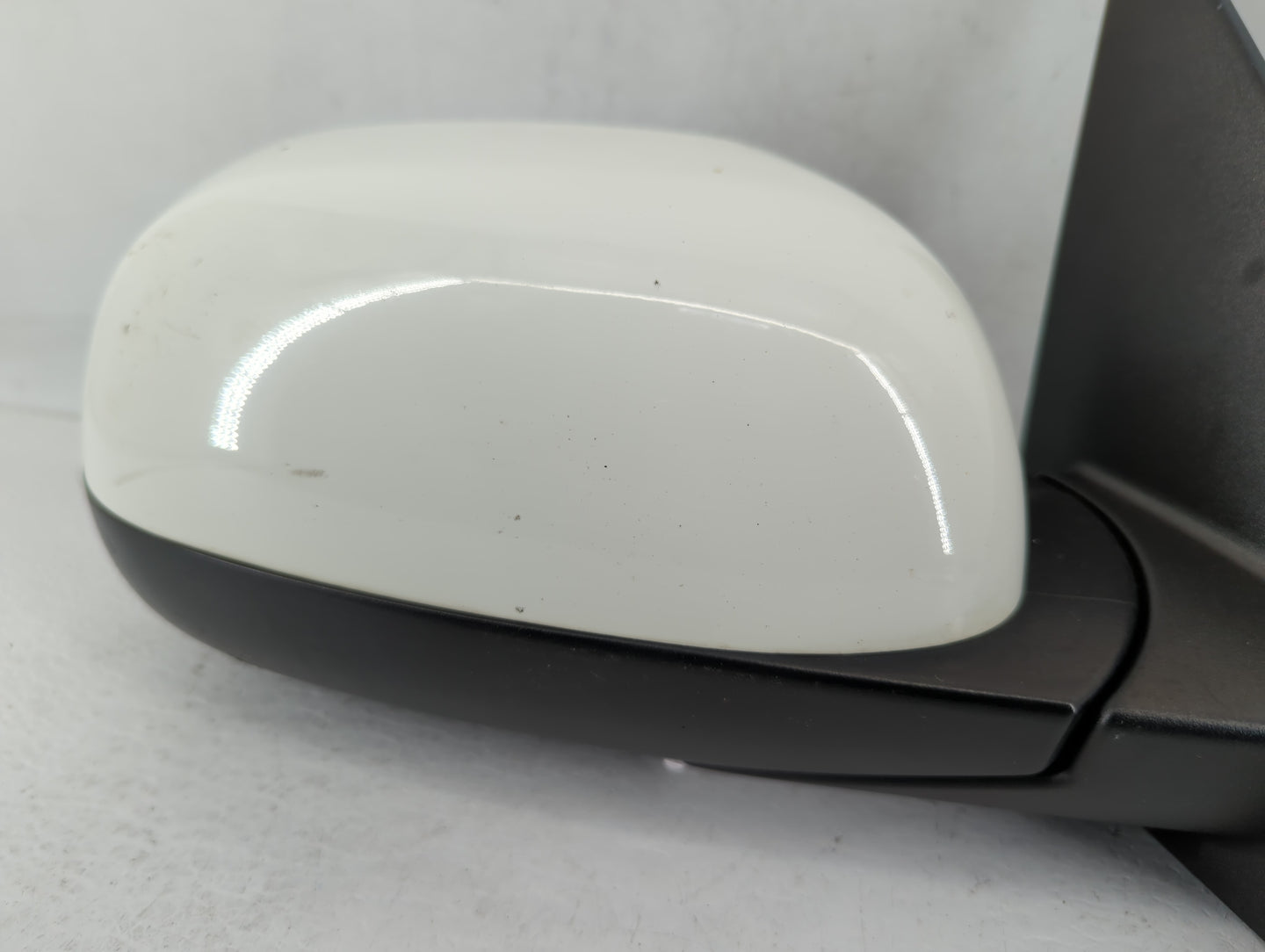 2010-2012 Buick Lacrosse Driver Left Side View Manual Door Mirror White - Oemusedautoparts1.com