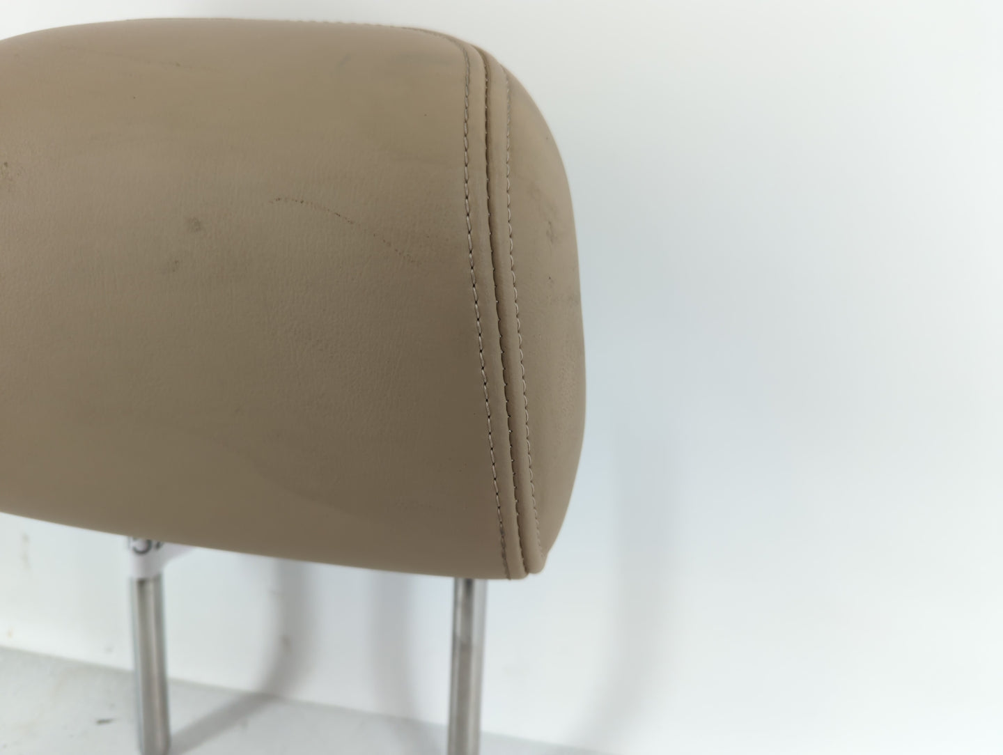 2011 Buick Lacrosse Headrest Head Rest Rear Center Seat Fits OEM Used Auto Parts - Oemusedautoparts1.com