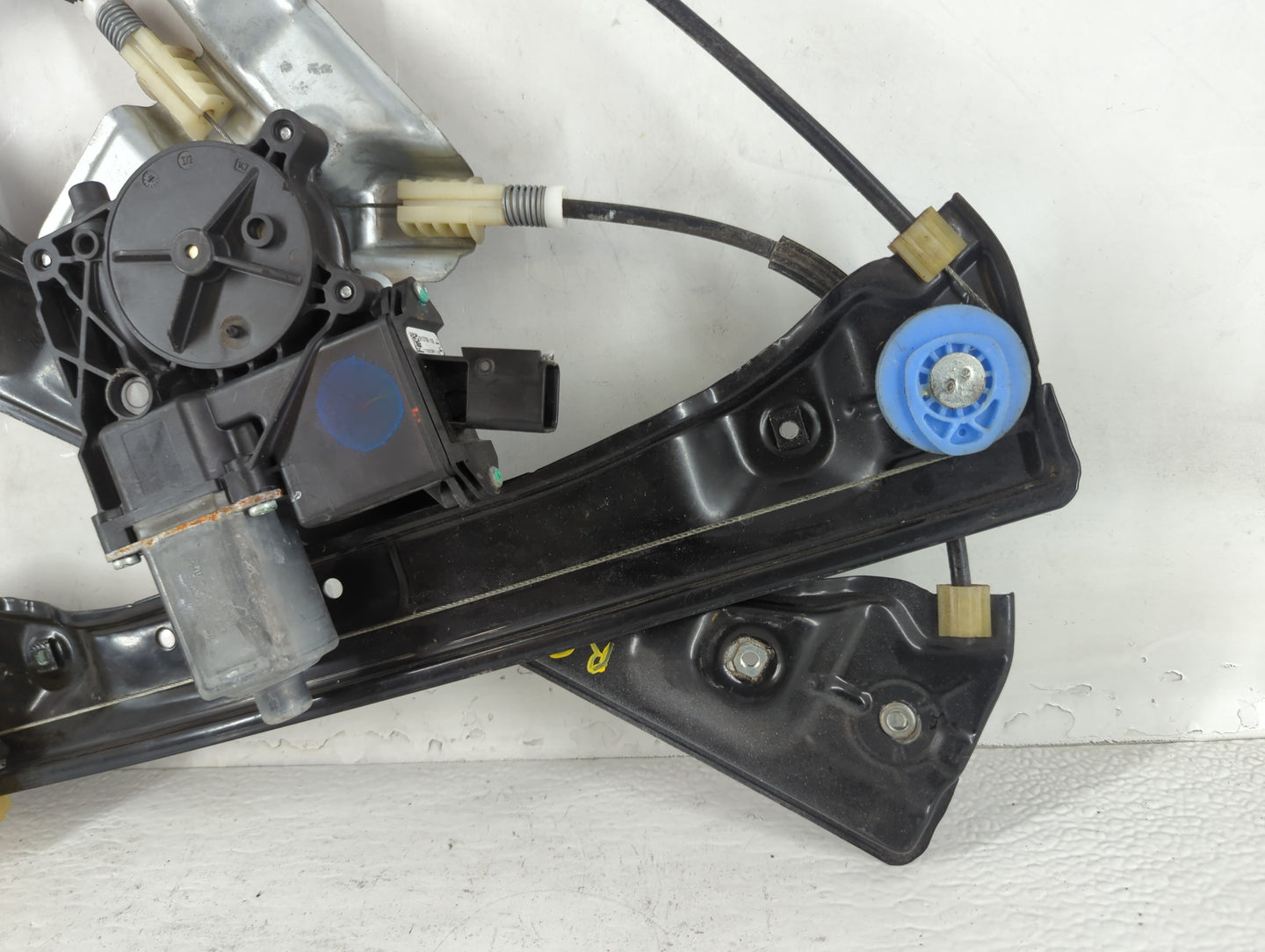 2011-2016 Buick Lacrosse Window Regulator Passenger Front 692270 - Oemusedautoparts1.com