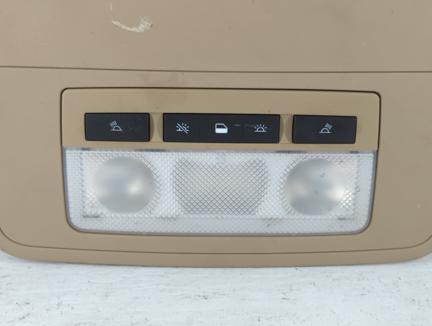 2010-2013 Buick Lacrosse Overhead Roof Console 692599 - Oemusedautoparts1.com