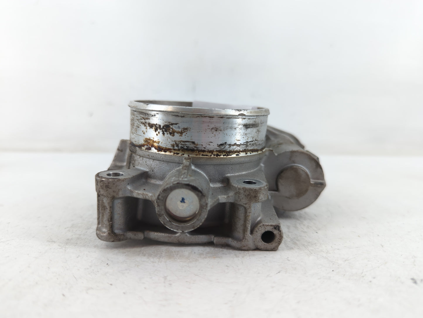 2010-2011 Buick Lacrosse Throttle Body P/N:2330AA995AA7167C Fits Fits 2007 2008 2009 2010 2011 OEM Used Auto Parts - Oemused