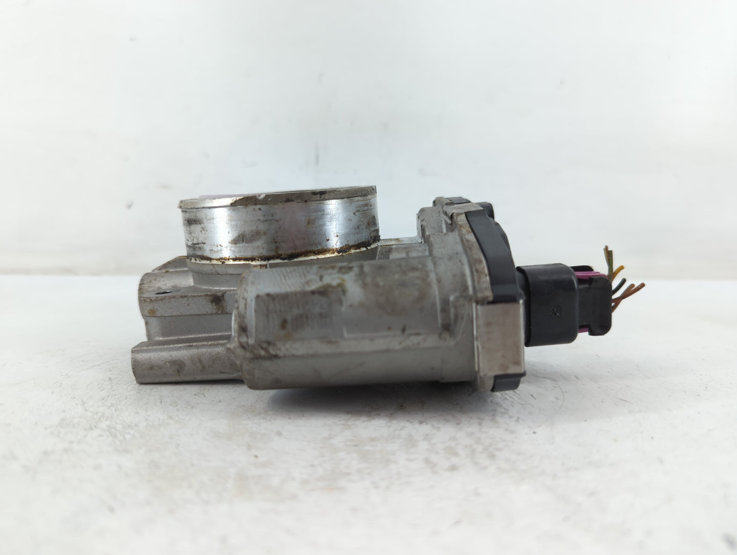 2010-2011 Buick Lacrosse Throttle Body P/N:2330AA995AA7167C Fits Fits 2007 2008 2009 2010 2011 OEM Used Auto Parts - Oemused