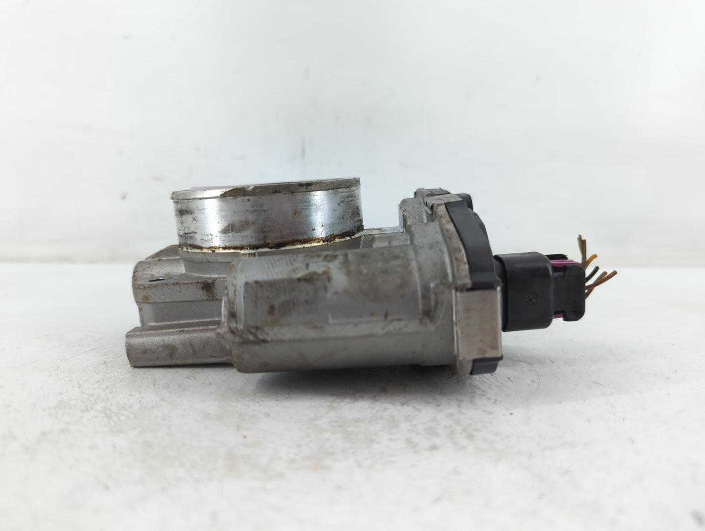 2010-2011 Buick Lacrosse Throttle Body P/N:2330AA995AA7167C Fits Fits 2007 2008 2009 2010 2011 OEM Used Auto Parts - Oemused
