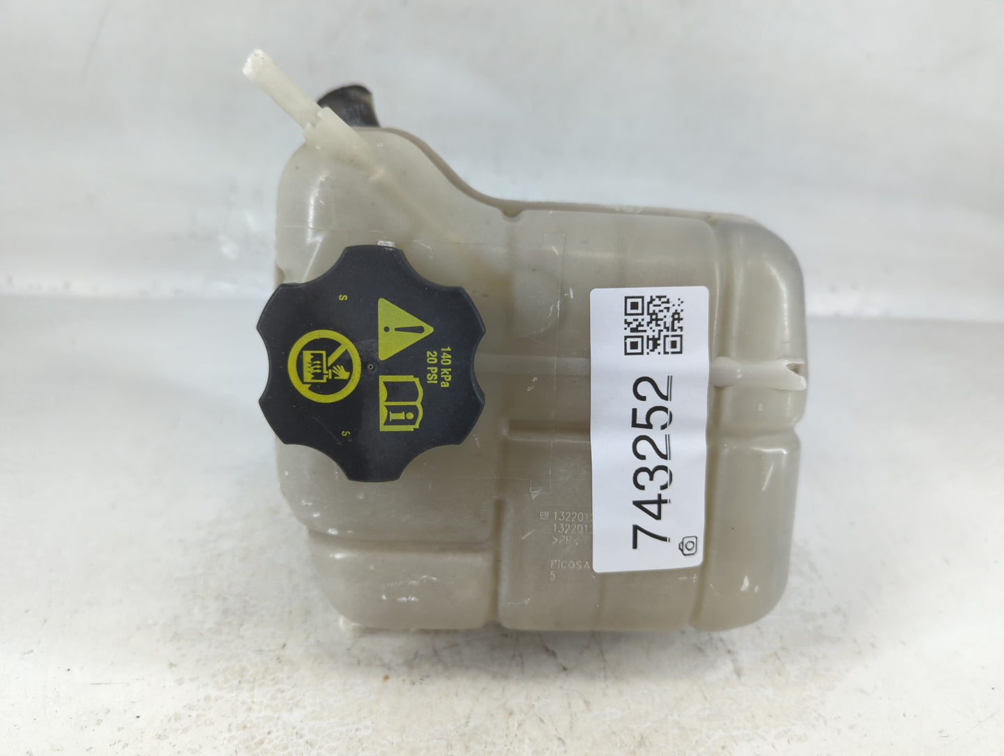 2010-2016 Buick Lacrosse Radiator Coolant Overflow Expansion Tank Bottle 743252 - Oemusedautoparts1.com