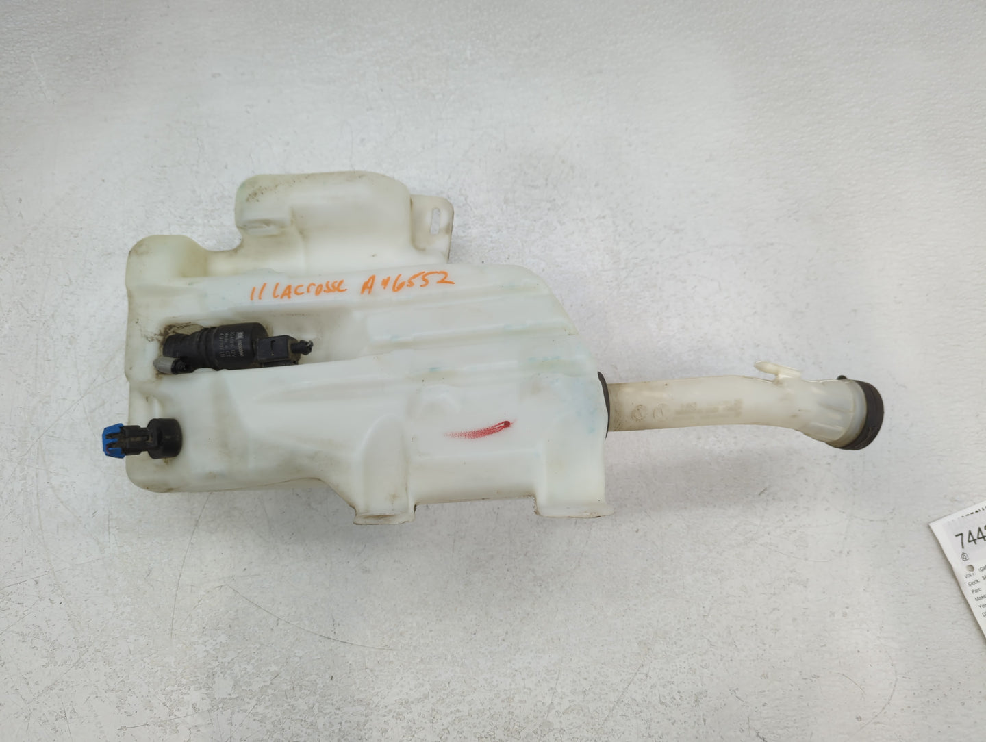 2010-2016 Buick Lacrosse Windshield Washer Fluid Reservoir Bottle Oem - Oemusedautoparts1.com