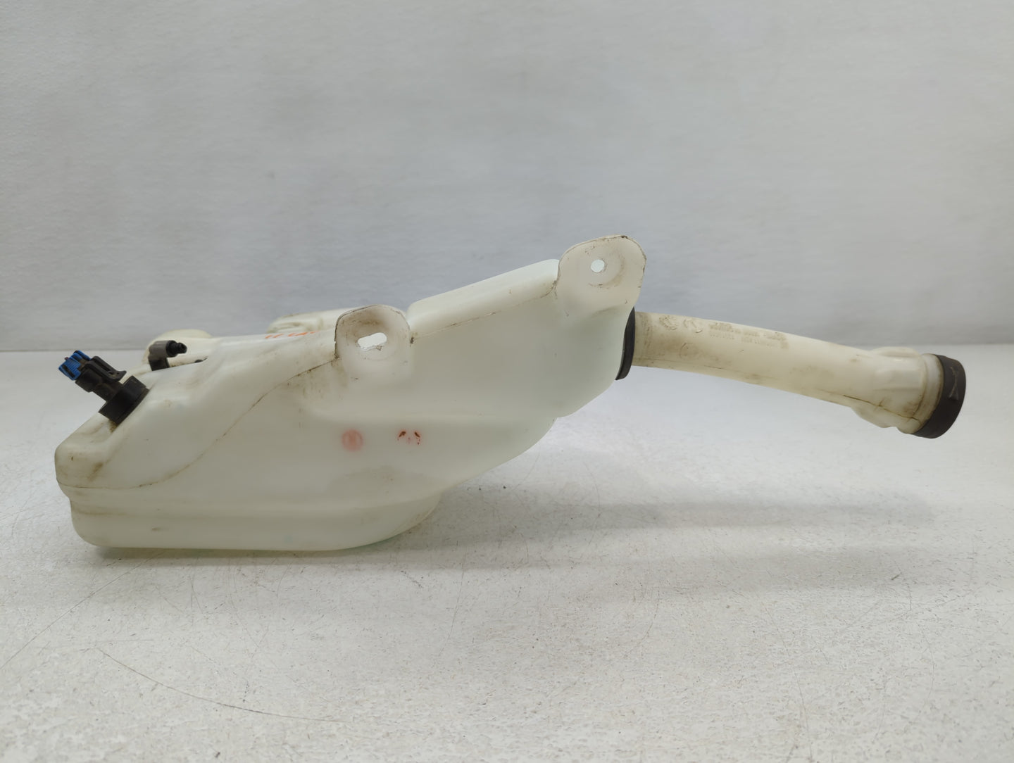 2010-2016 Buick Lacrosse Windshield Washer Fluid Reservoir Bottle Oem - Oemusedautoparts1.com