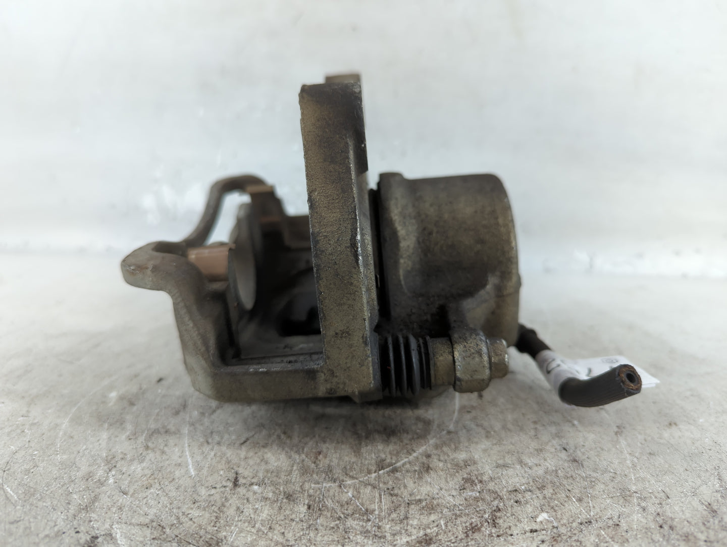 2010-2011 Buick Lacrosse Rear Passenger Right Brake Caliper - Oemusedautoparts1.com