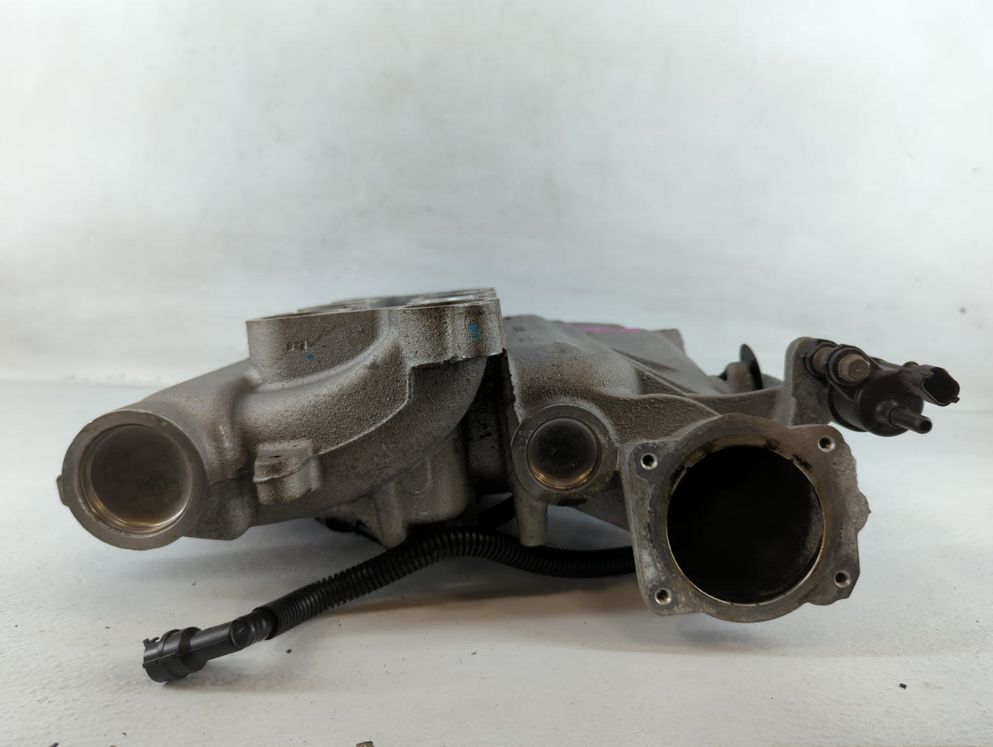 2010-2011 Buick Lacrosse Air Intake Manifold P/N:12621091 Fits Fits 2009 2010 2011 OEM Used Auto Parts - Oemusedautoparts1.c