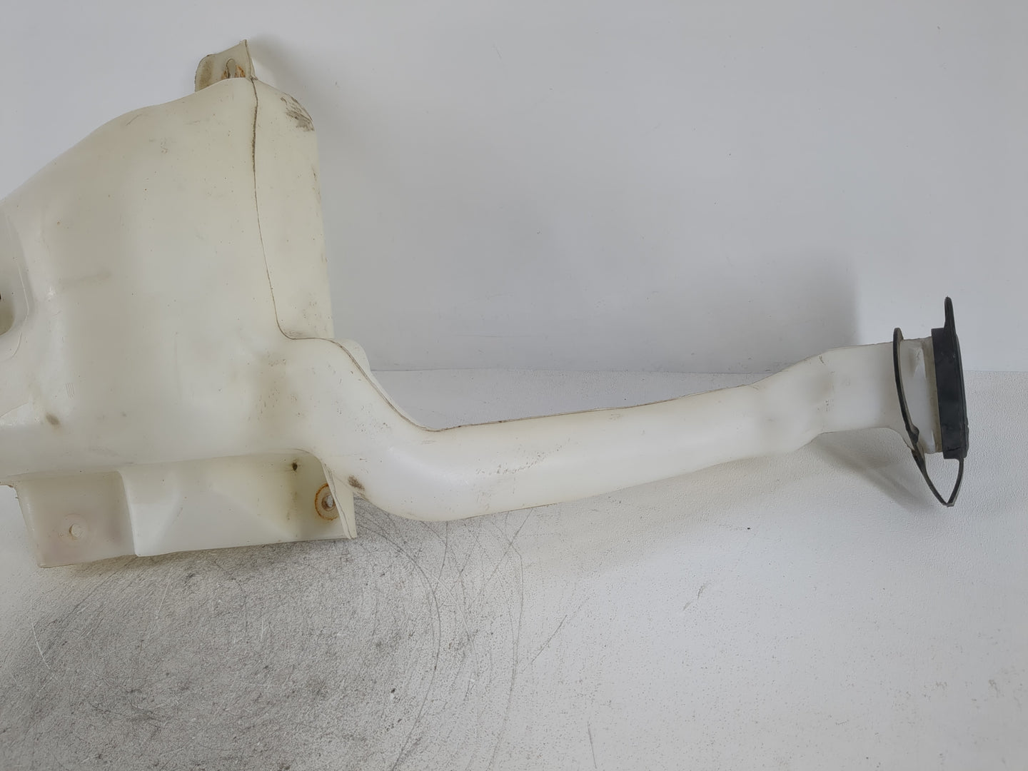 2006-2011 Buick Lucerne Windshield Washer Fluid Reservoir Bottle Oem - Oemusedautoparts1.com