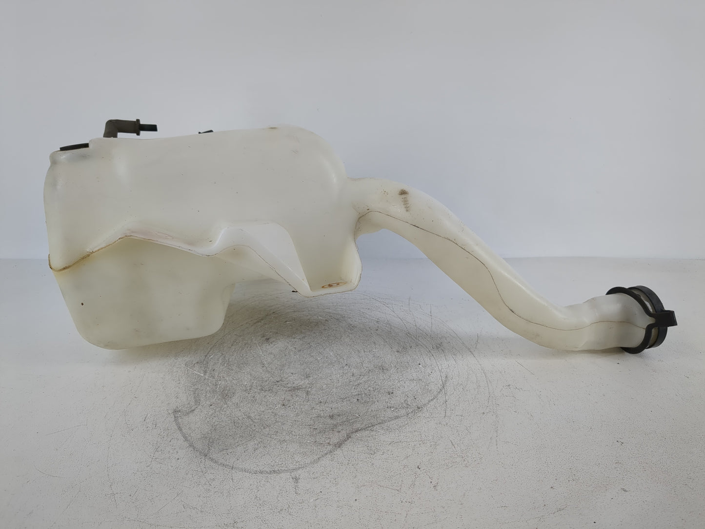 2006-2011 Buick Lucerne Windshield Washer Fluid Reservoir Bottle Oem - Oemusedautoparts1.com