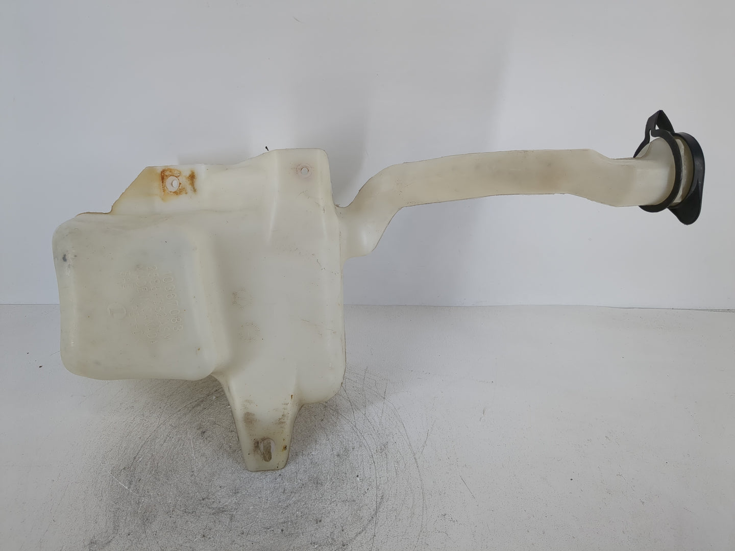 2006-2011 Buick Lucerne Windshield Washer Fluid Reservoir Bottle Oem - Oemusedautoparts1.com