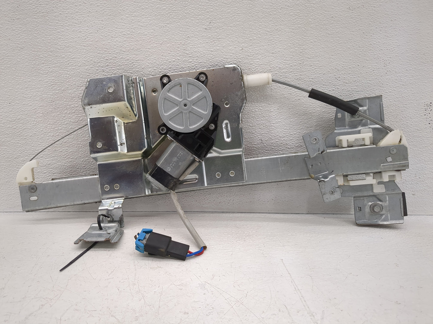 2006-2011 Buick Lucerne Used Window Regulator Passenger Front 1086332 - Oemusedautoparts1.com