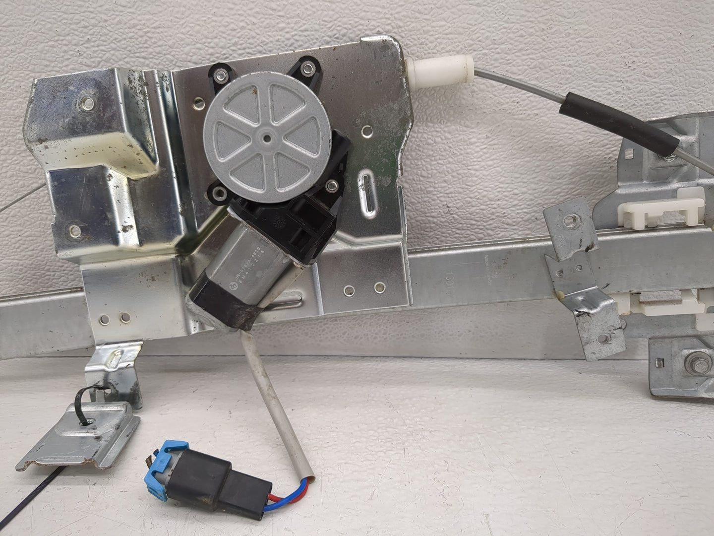 2006-2011 Buick Lucerne Used Window Regulator Passenger Front 1086332 - Oemusedautoparts1.com