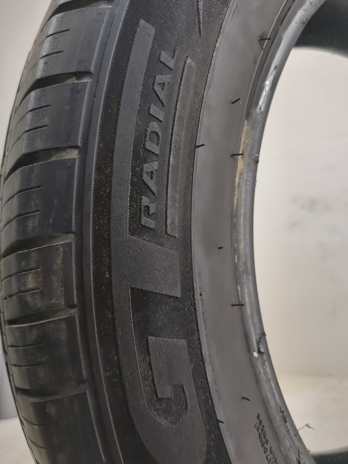 Used Tire 235/55R17 GT RADIAL MAXTOUR LX 99H - Tread Depth 9/32 - Oemusedautoparts1.com