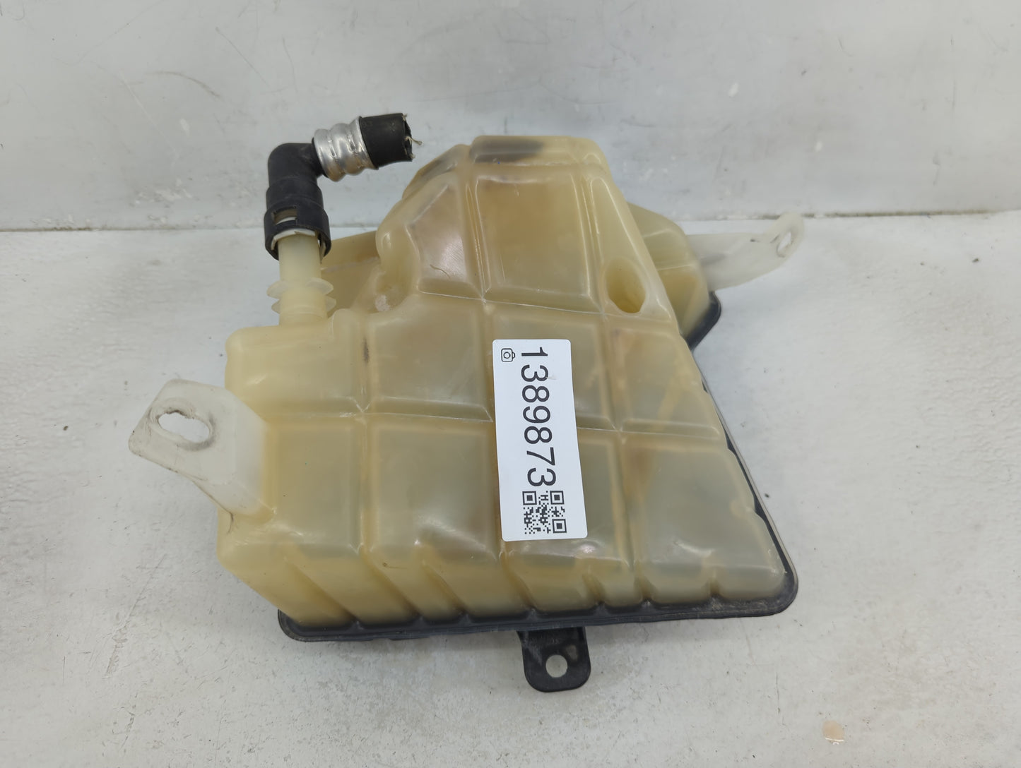 2006-2011 Buick Lucerne Radiator Coolant Overflow Expansion Tank Bottle 1389873 - Oemusedautoparts1.com