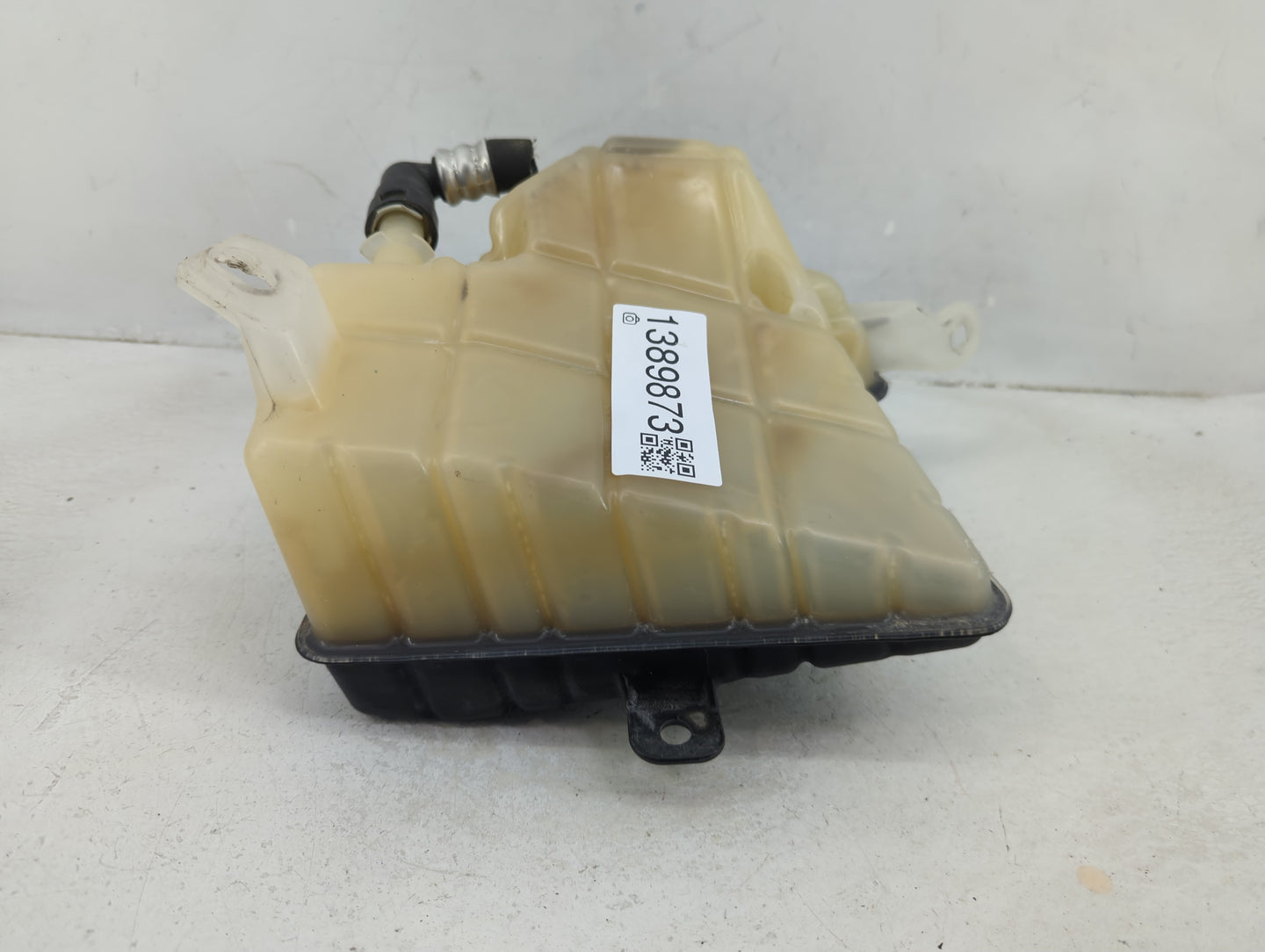 2006-2011 Buick Lucerne Radiator Coolant Overflow Expansion Tank Bottle 1389873 - Oemusedautoparts1.com