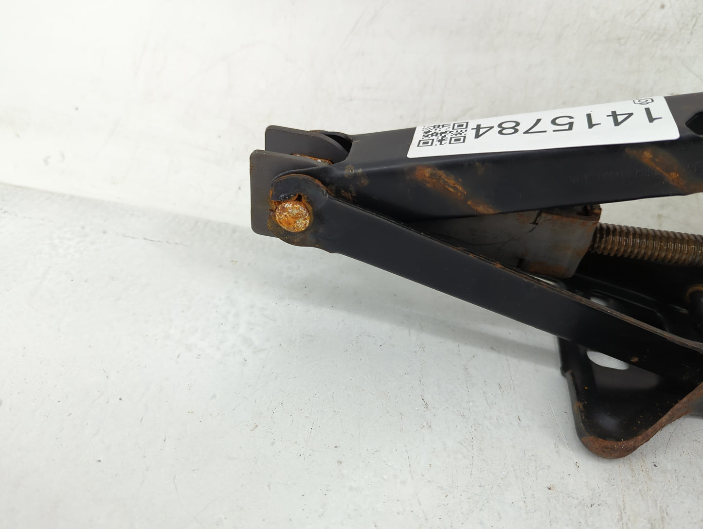 2011 Buick Lucerne Spare Scissor Car Jack - Oemusedautoparts1.com