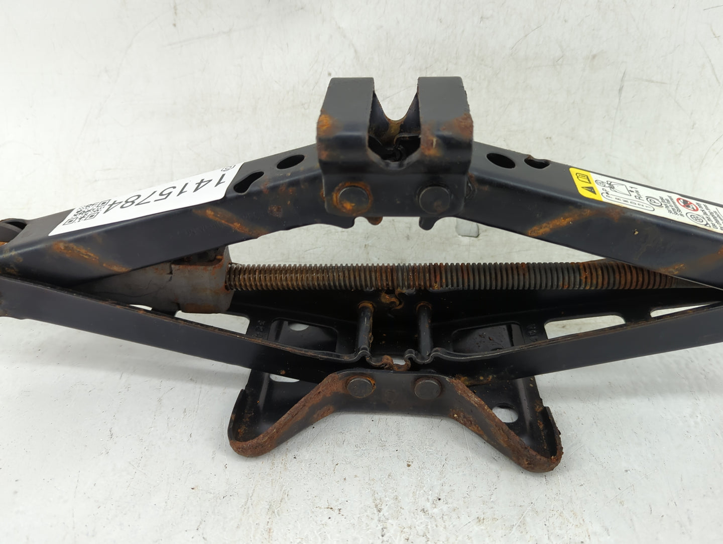 2011 Buick Lucerne Spare Scissor Car Jack - Oemusedautoparts1.com