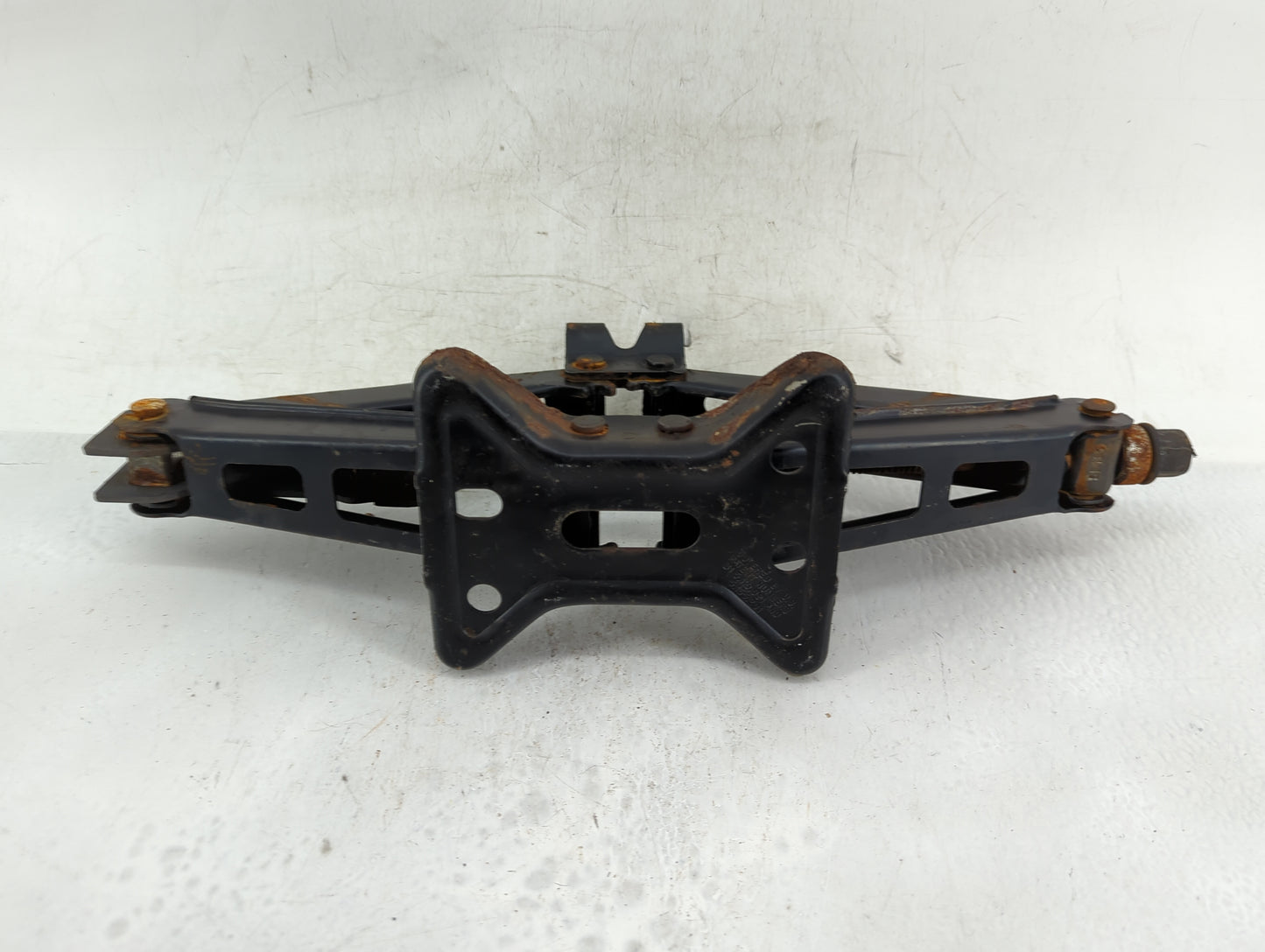 2011 Buick Lucerne Spare Scissor Car Jack - Oemusedautoparts1.com