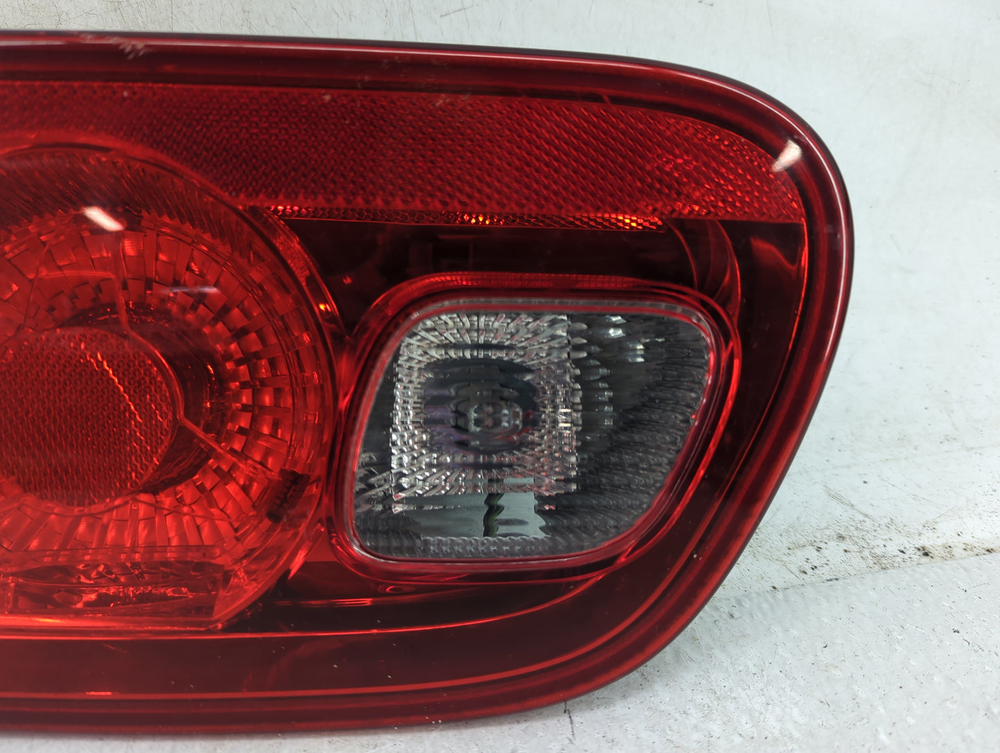 2006-2011 Buick Lucerne Tail Light Assembly Driver Left OEM P/N:25754856 Fits Fits 2006 2007 2008 2009 2010 2011 OEM Used Au