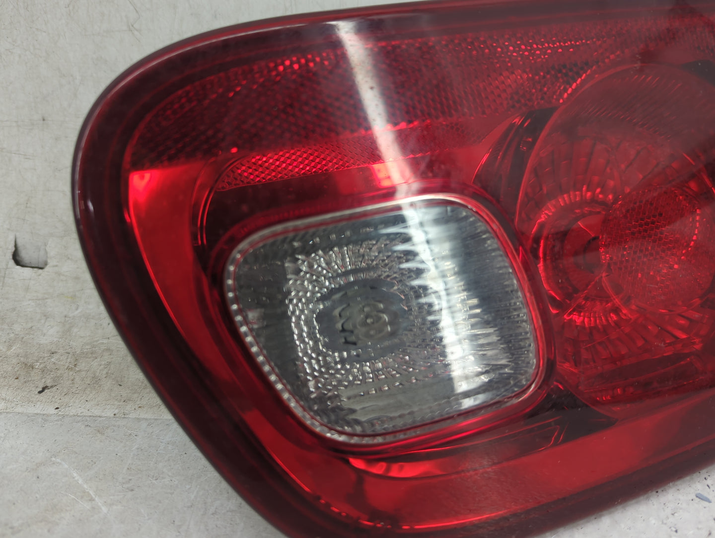 2006-2011 Buick Lucerne Tail Light Assembly Passenger Right OEM P/N:25754857 Fits Fits 2006 2007 2008 2009 2010 2011 OEM Use