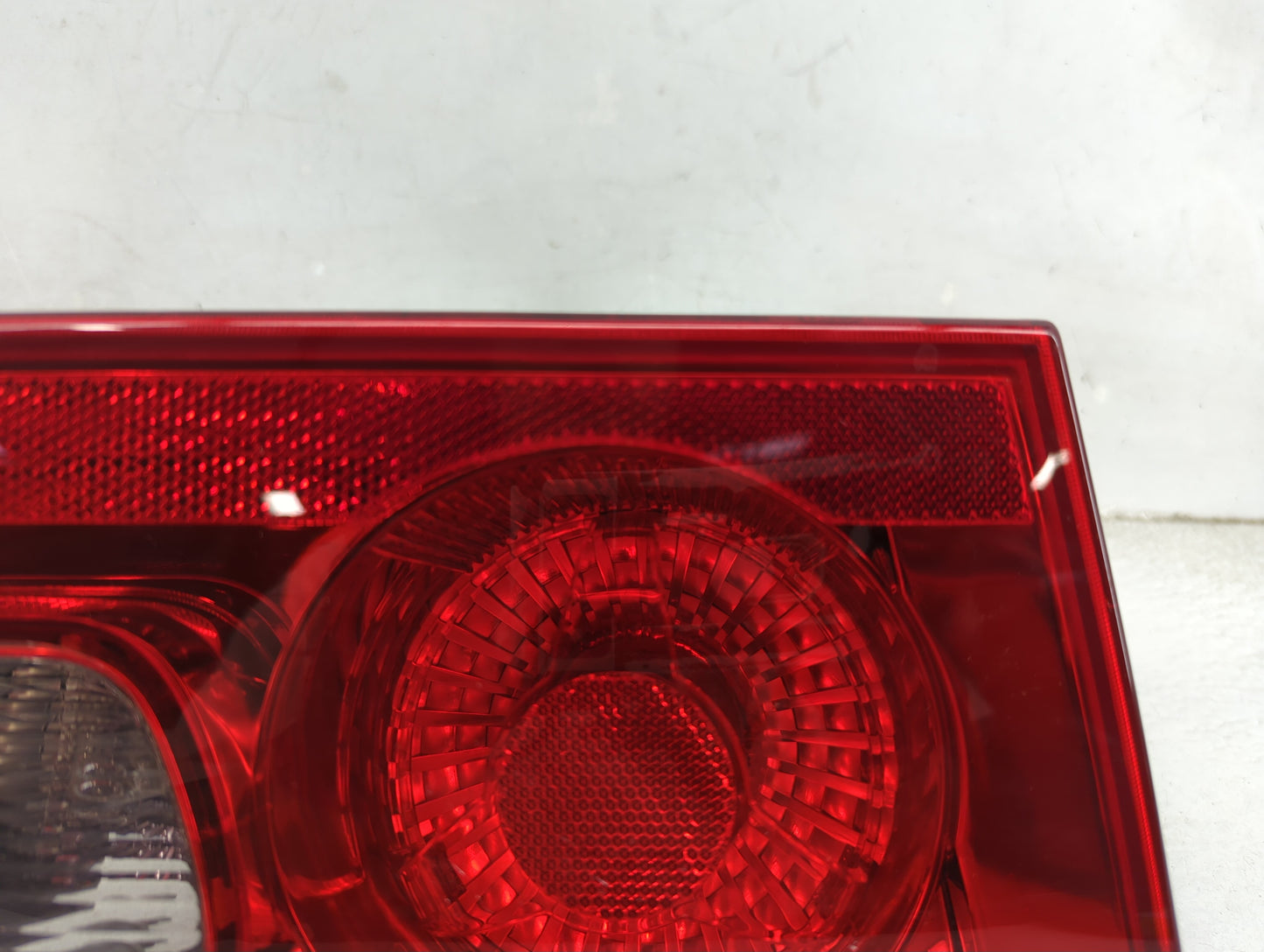 2006-2011 Buick Lucerne Tail Light Assembly Driver Left OEM P/N:25754857 16532697 Fits Fits 2006 2007 2008 2009 2010 2011 OE