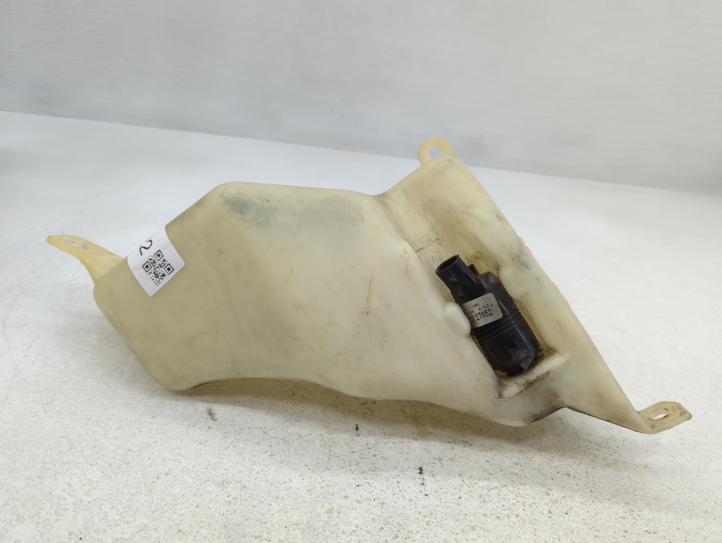 2006-2011 Buick Lucerne Windshield Washer Fluid Reservoir Bottle Oem - Oemusedautoparts1.com