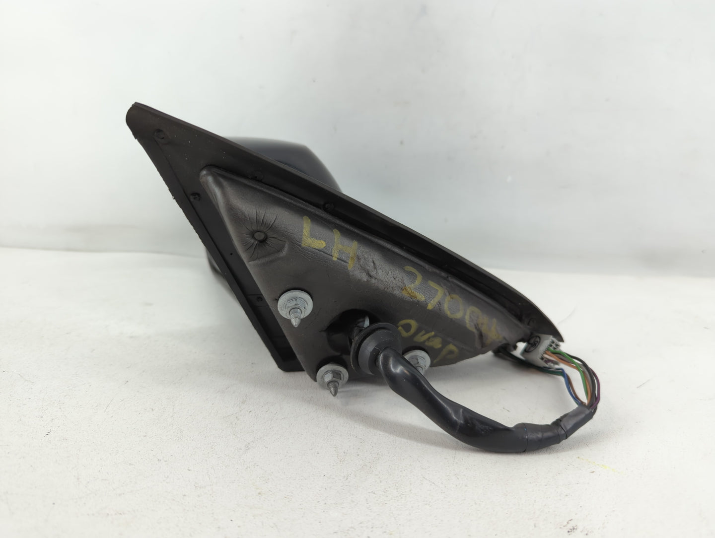 2010-2011 Buick Lucerne Driver Left Side View Manual Door Mirror Black - Oemusedautoparts1.com