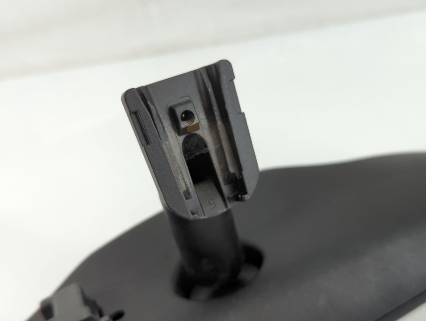 2006-2011 Buick Lucerne Interior Rear View Mirror Replacement OEM P/N:E11025898 Fits OEM Used Auto Parts - Oemusedautoparts1