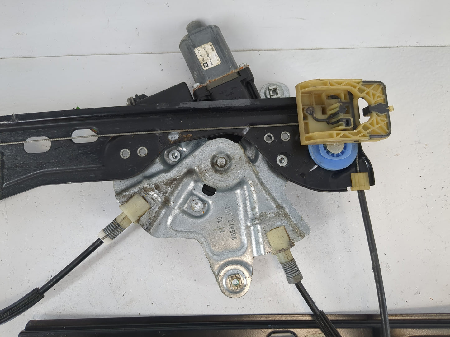2011-2017 Buick Regal Driver Left Front Window Regulator 1036524 - Oemusedautoparts1.com