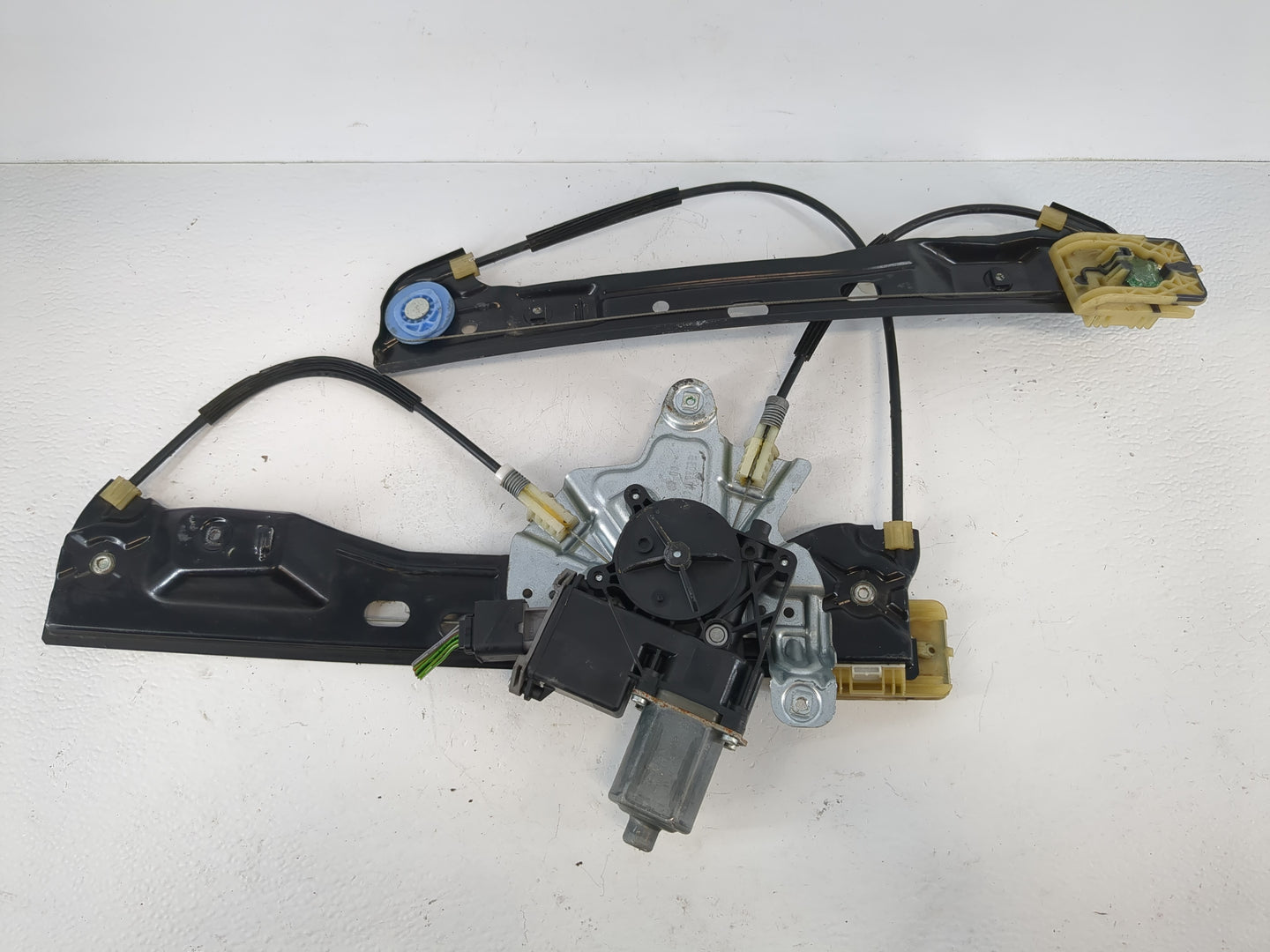 2011-2017 Buick Regal Driver Left Front Window Regulator - Oemusedautoparts1.com