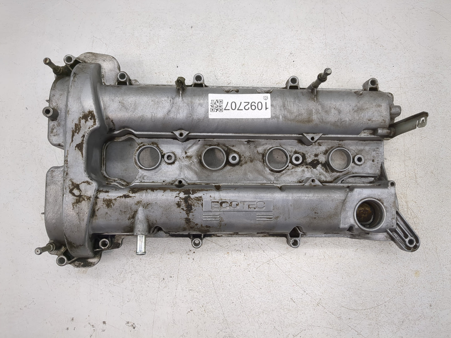 2011 Buick Regal Driver Left Cylinder Head Valve Cover Fits OEM Used Auto Parts - Oemusedautoparts1.com