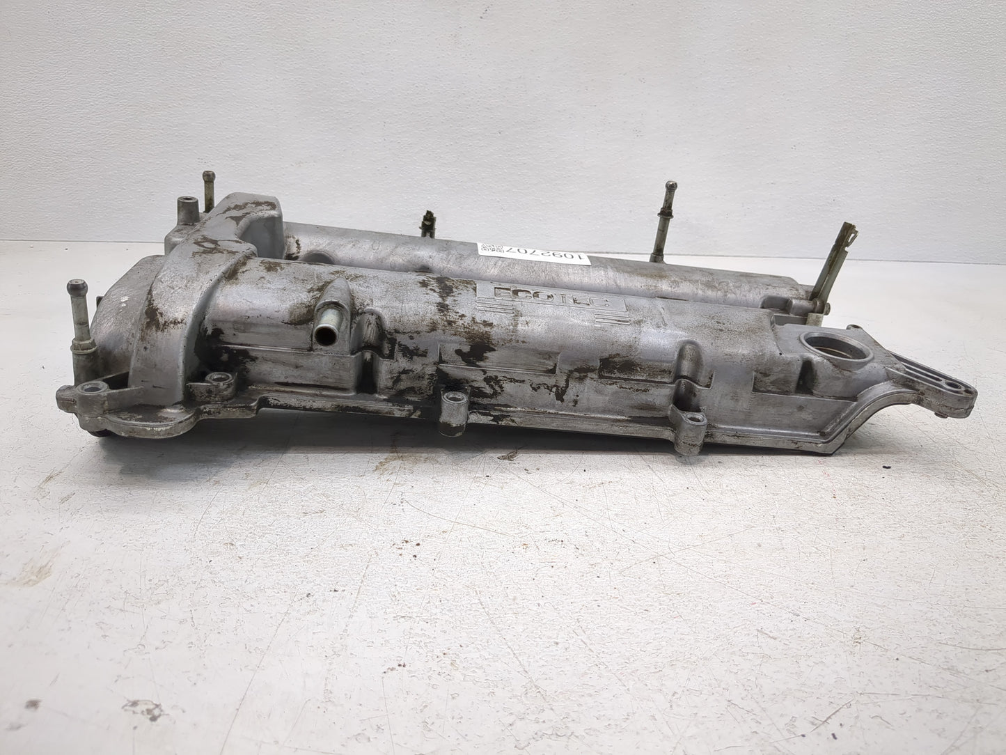 2011 Buick Regal Driver Left Cylinder Head Valve Cover Fits OEM Used Auto Parts - Oemusedautoparts1.com