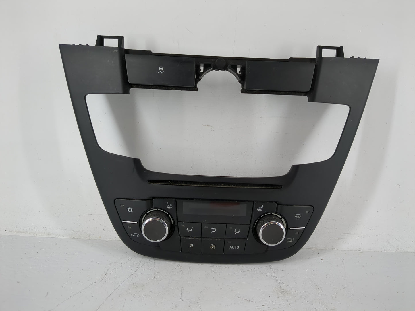 2011 Buick Regal Climate Control Module Temperature AC/Heater Replacement Fits OEM Used Auto Parts - Oemusedautoparts1.com