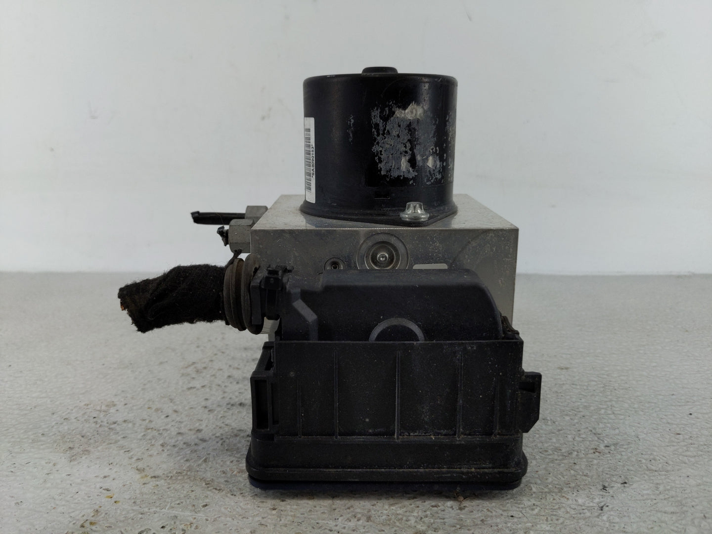 2011 Buick Regal ABS Pump Control Module Replacement P/N:13332549 Fits OEM Used Auto Parts - Oemusedautoparts1.com
