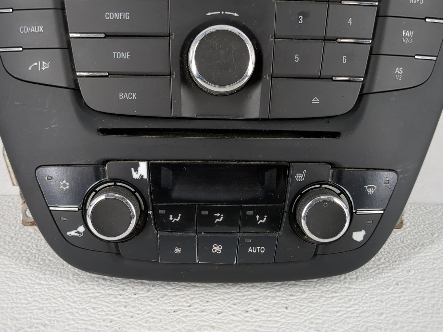 2011-2012 Buick Regal Radio AM FM Cd Player Receiver Replacement P/N:13273259 Fits Fits 2011 2012 OEM Used Auto Parts - Oemu