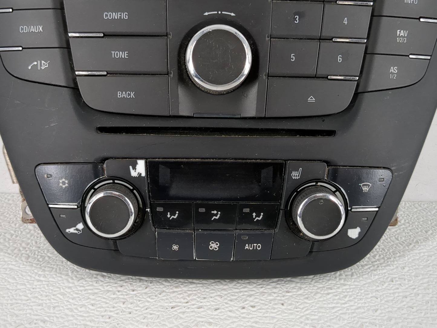 2011-2012 Buick Regal Radio AM FM Cd Player Receiver Replacement P/N:13273259 Fits Fits 2011 2012 OEM Used Auto Parts - Oemu