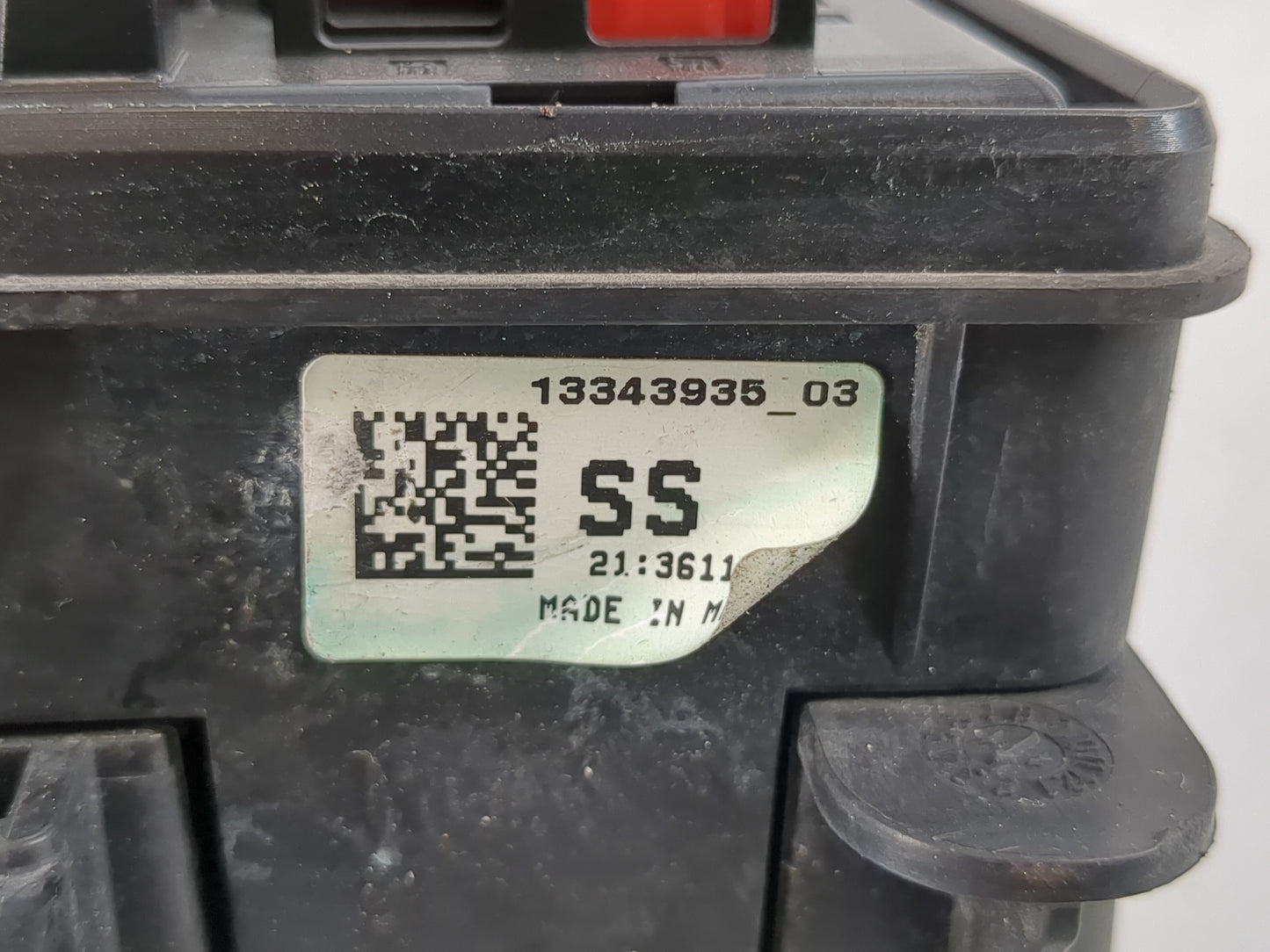2011 Buick Regal Fusebox Fuse Box Panel Relay Module P/N:13343935 Fits OEM Used Auto Parts - Oemusedautoparts1.com