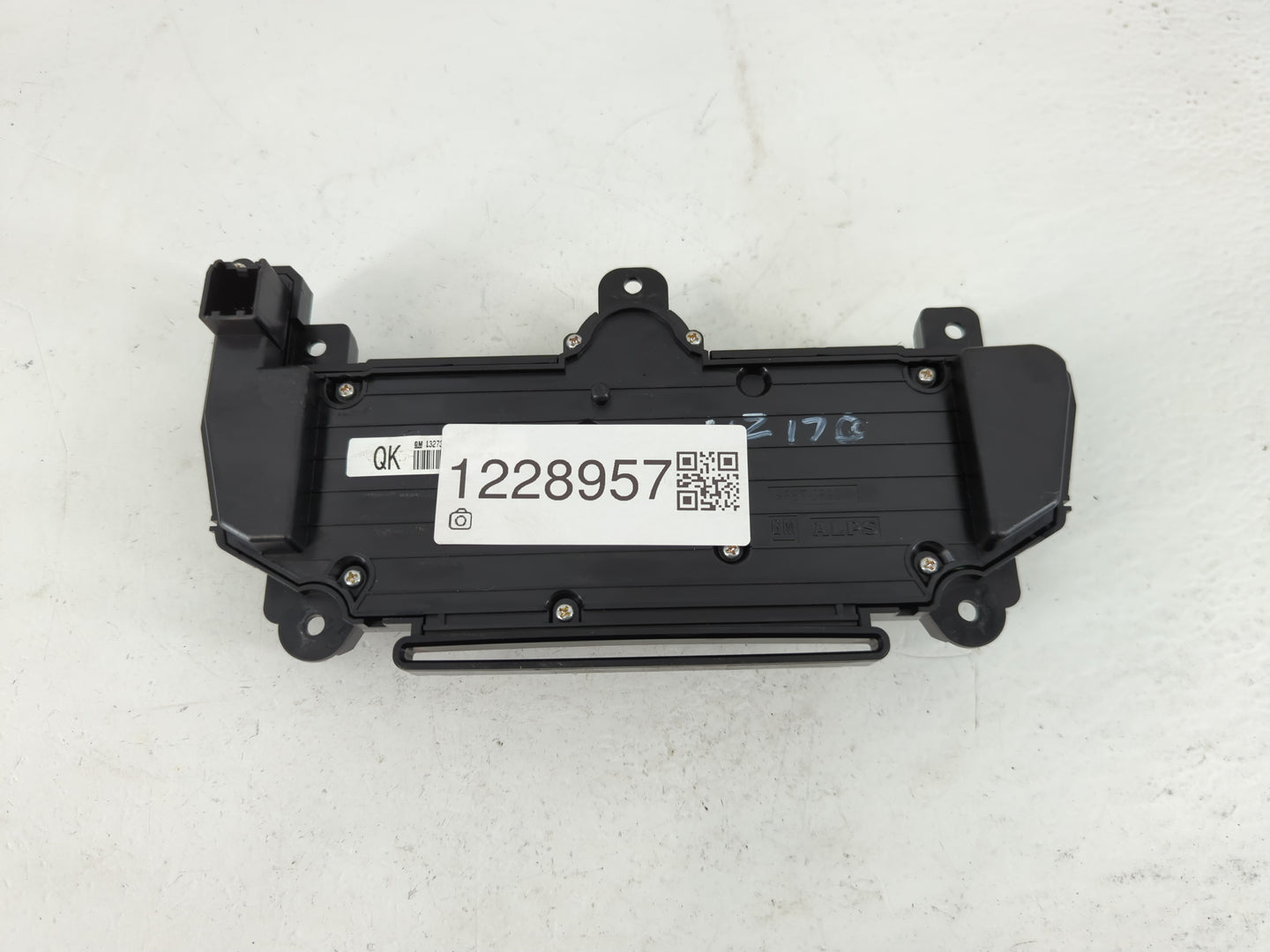 2011 Buick Regal Radio AM FM Cd Player Receiver Replacement P/N:13273262 22744758, 13277919 Fits OEM Used Auto Parts - Oemus