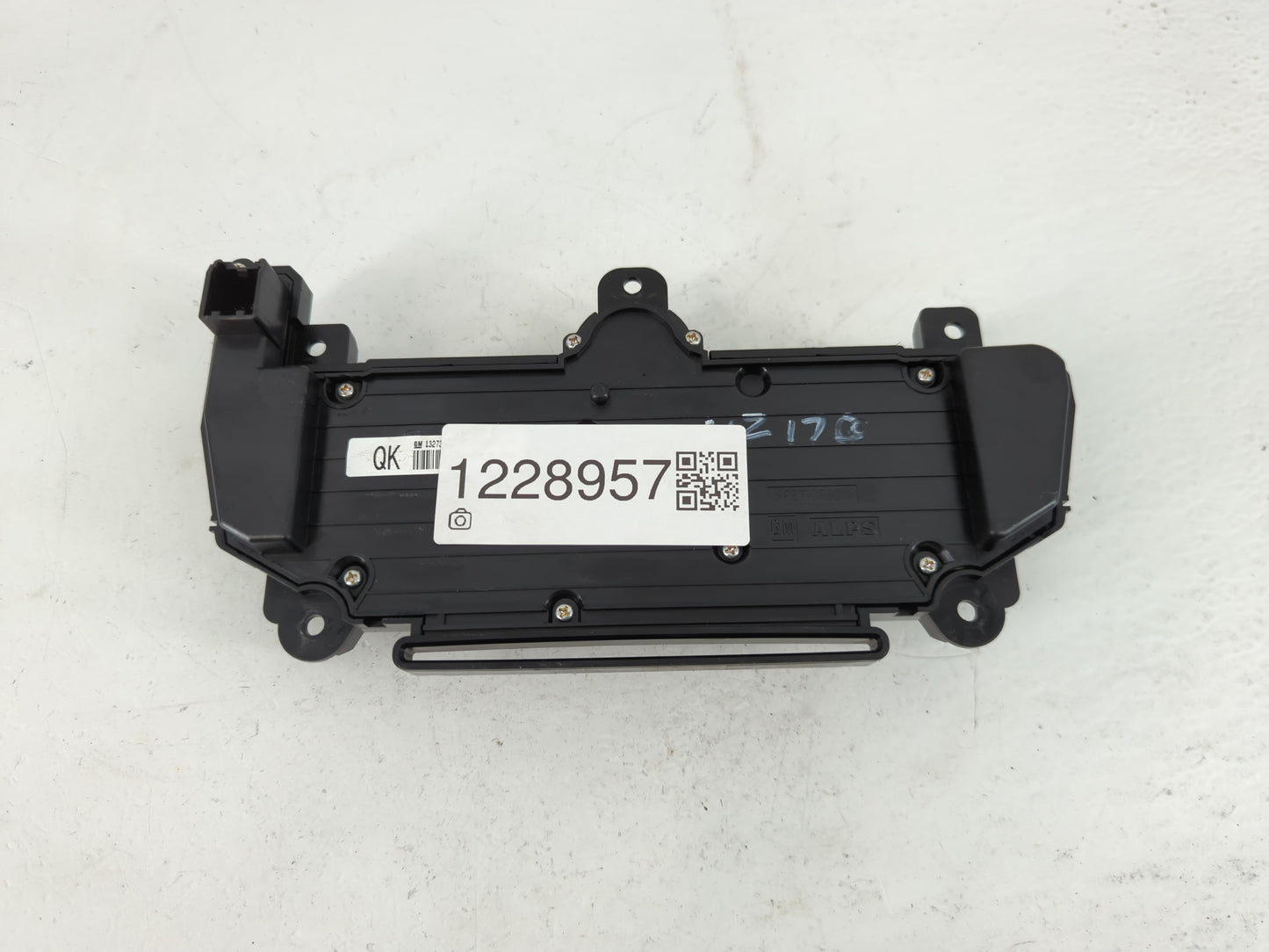 2011 Buick Regal Radio AM FM Cd Player Receiver Replacement P/N:13273262 22744758, 13277919 Fits OEM Used Auto Parts - Oemus
